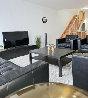 Private Room M A P L E with Attached Full Bathroom in Toronto, ON, Canada